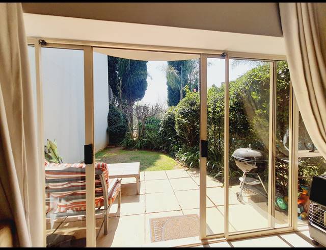 3 BEDROOM APARTMENT FOR SALE IN OAKLANDS